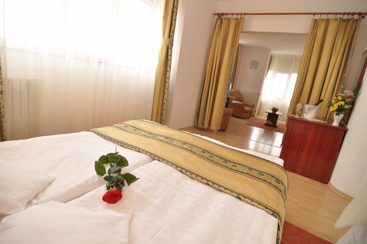 Dali Hotel Neptun Buitenkant foto