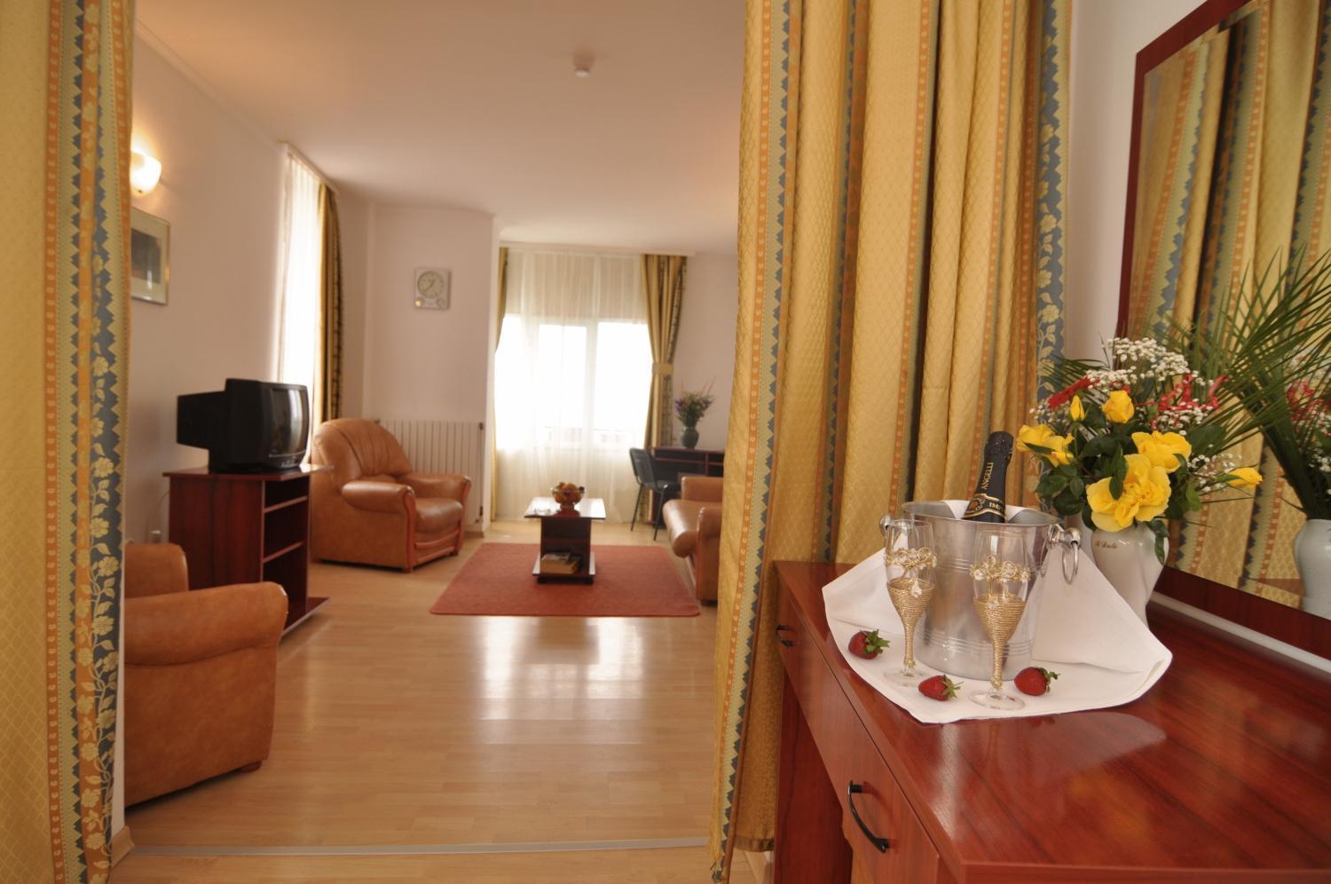 Dali Hotel Neptun Buitenkant foto